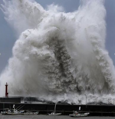 Strongest typhoon in 25 years makes landfall in western Japan
